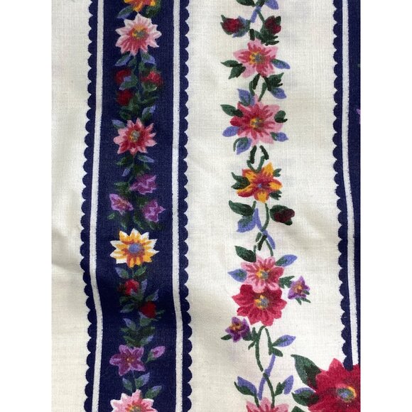 Vintage Floral Print Cotton Fabric 42" W x 110" L - Picture 3 of 6